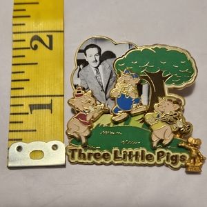 Disney 3 Little Pigs Pin